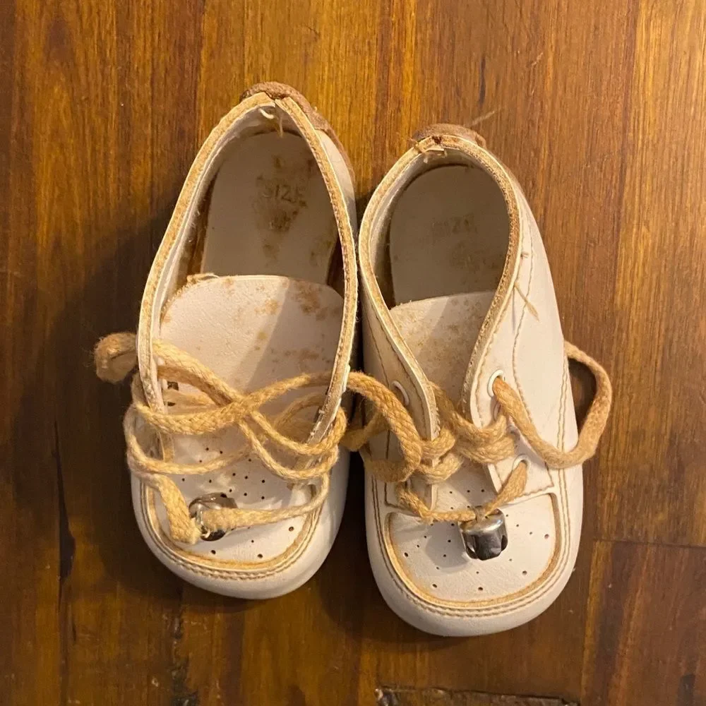 Vintage Classic Kids Shoes with bell